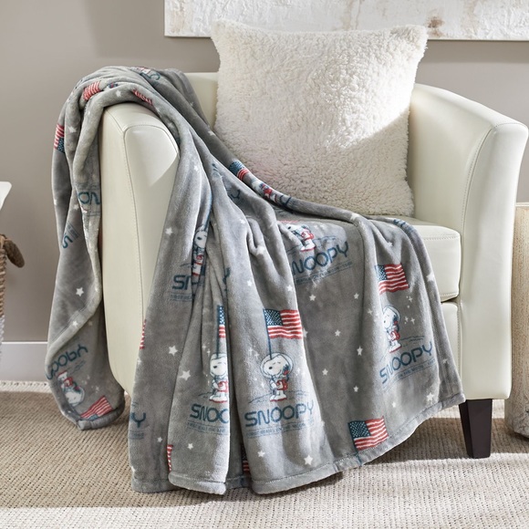 Berkshire Other - Berkshire Peanuts Snoopy In Space Throw.